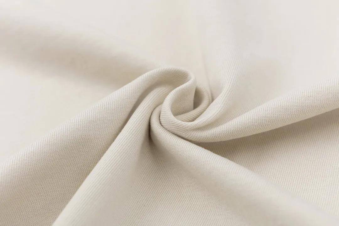 Model D121 Gallery dept European and American washed trendy brand printed short-sleeved T-shirts are the same for men and women. After washing and shaping, they will not change shape and will not pill. The fabric is soft, comfortable and breathable, apricot color S to XL, P106